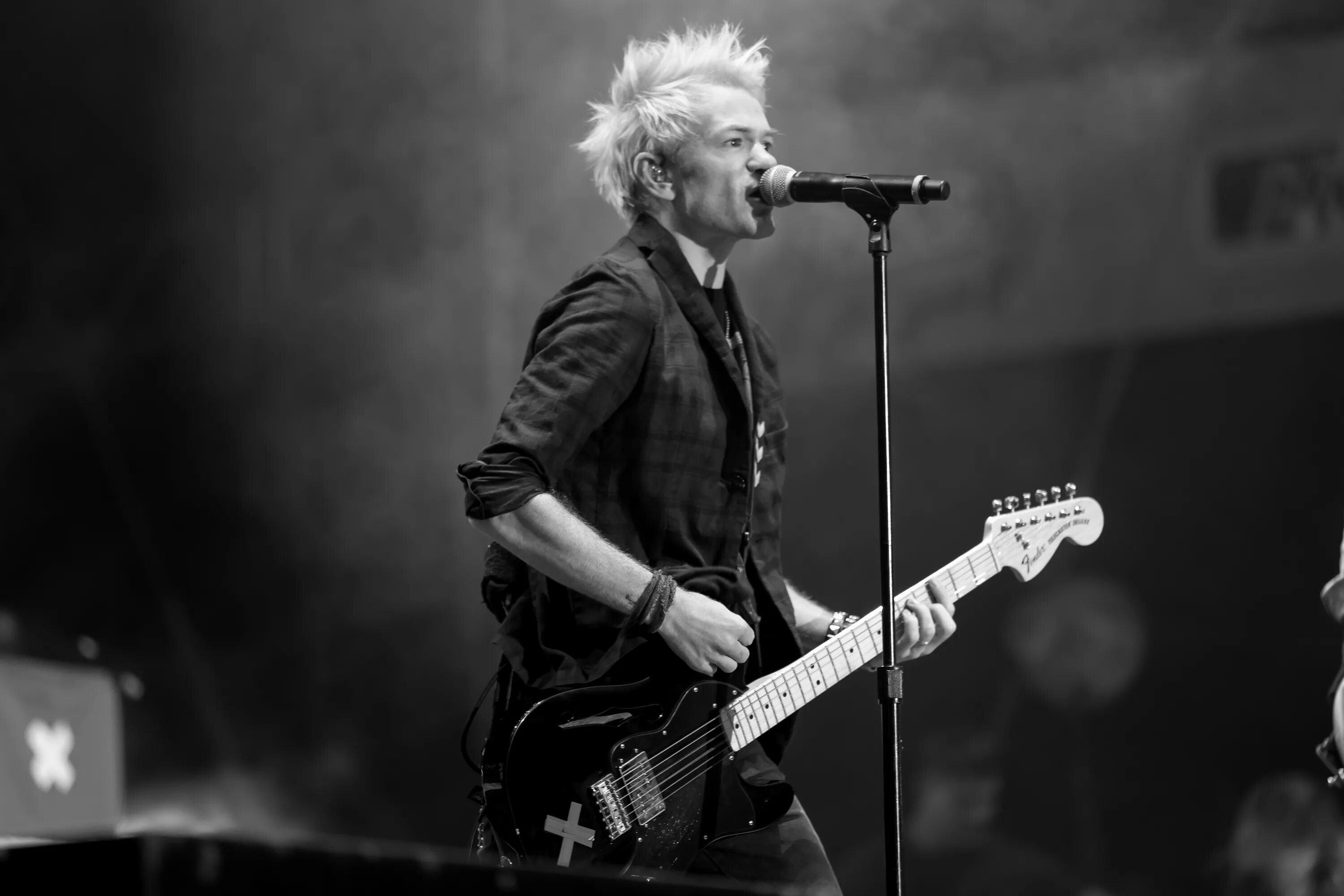 Дерик уибли. Sum 41 дерик уибли. sum 41 солист. дерик уибли 2016.