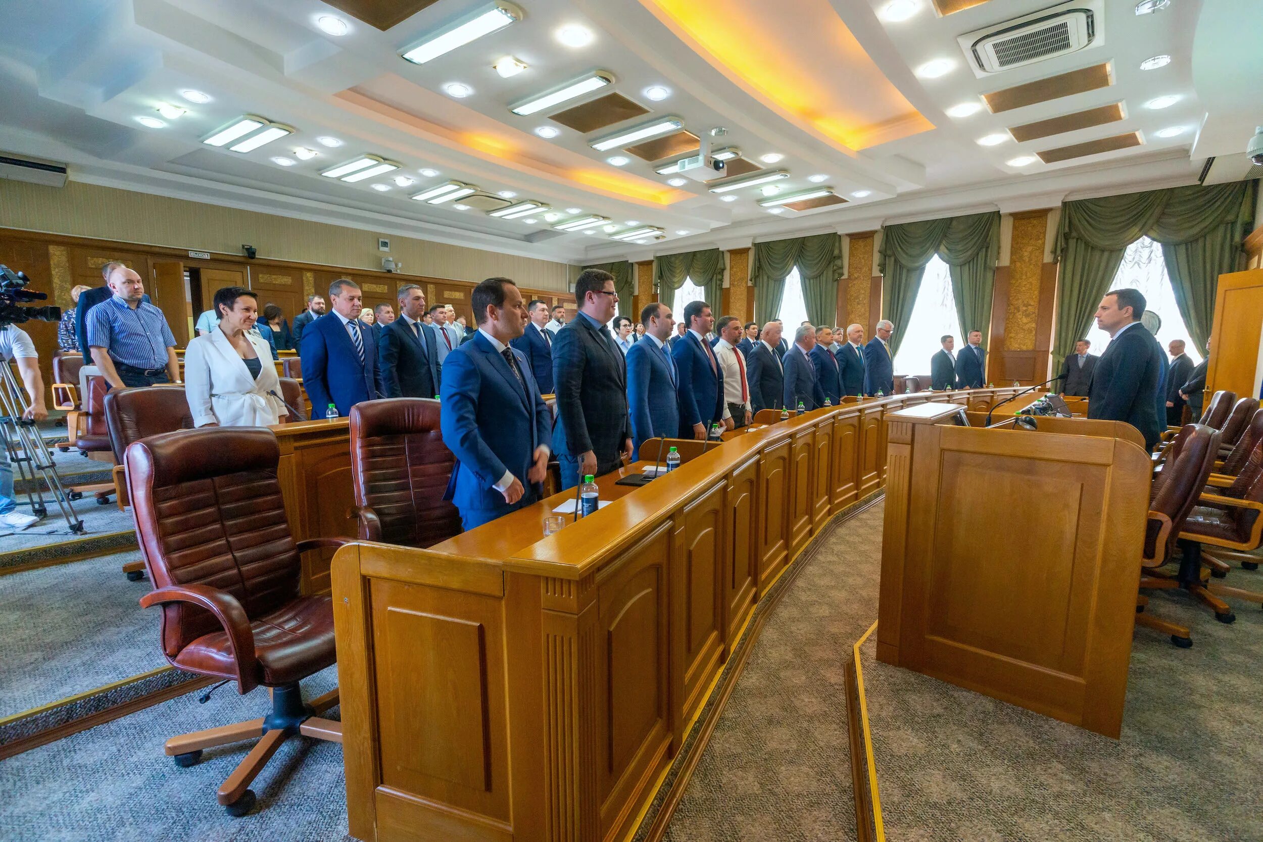 Депутаты мелитопольского совета депутатов первого созыва биографии. Депутатский мандат понятие и виды. Вакантные депутатские мандаты. Вакантные депутатские мандаты. Рекомендую кандидатуру.