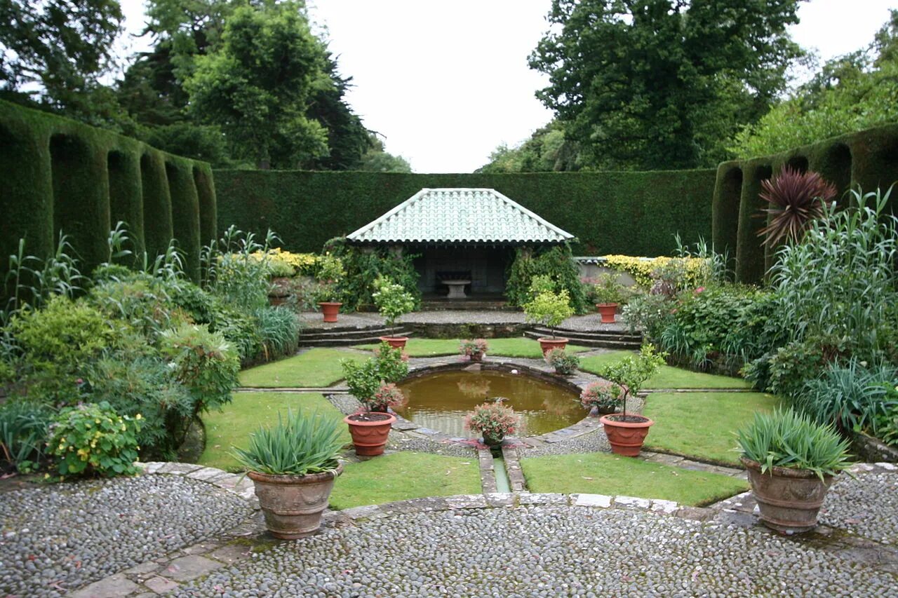 Список садов и парков. Стюарт Гарденс парк. Маунт-Стюарт Северная Ирландия. Сад в викторианском стиле. Сад в голландском стиле.