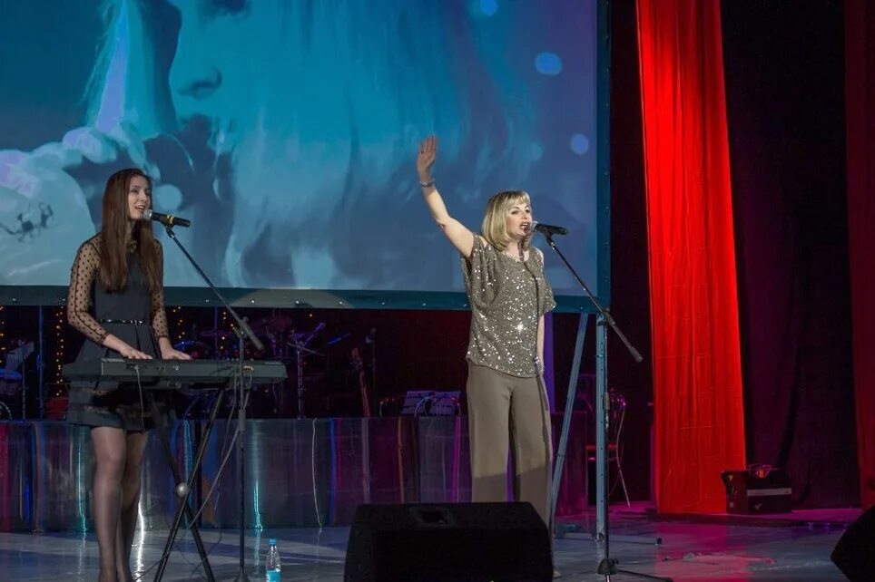 катерина голицына концерт. катерина голицына и гарик кричевский тест на любовь. екатерина голицына концерт. концерт екатерины голицыной. катерина голицына концерт 2007.