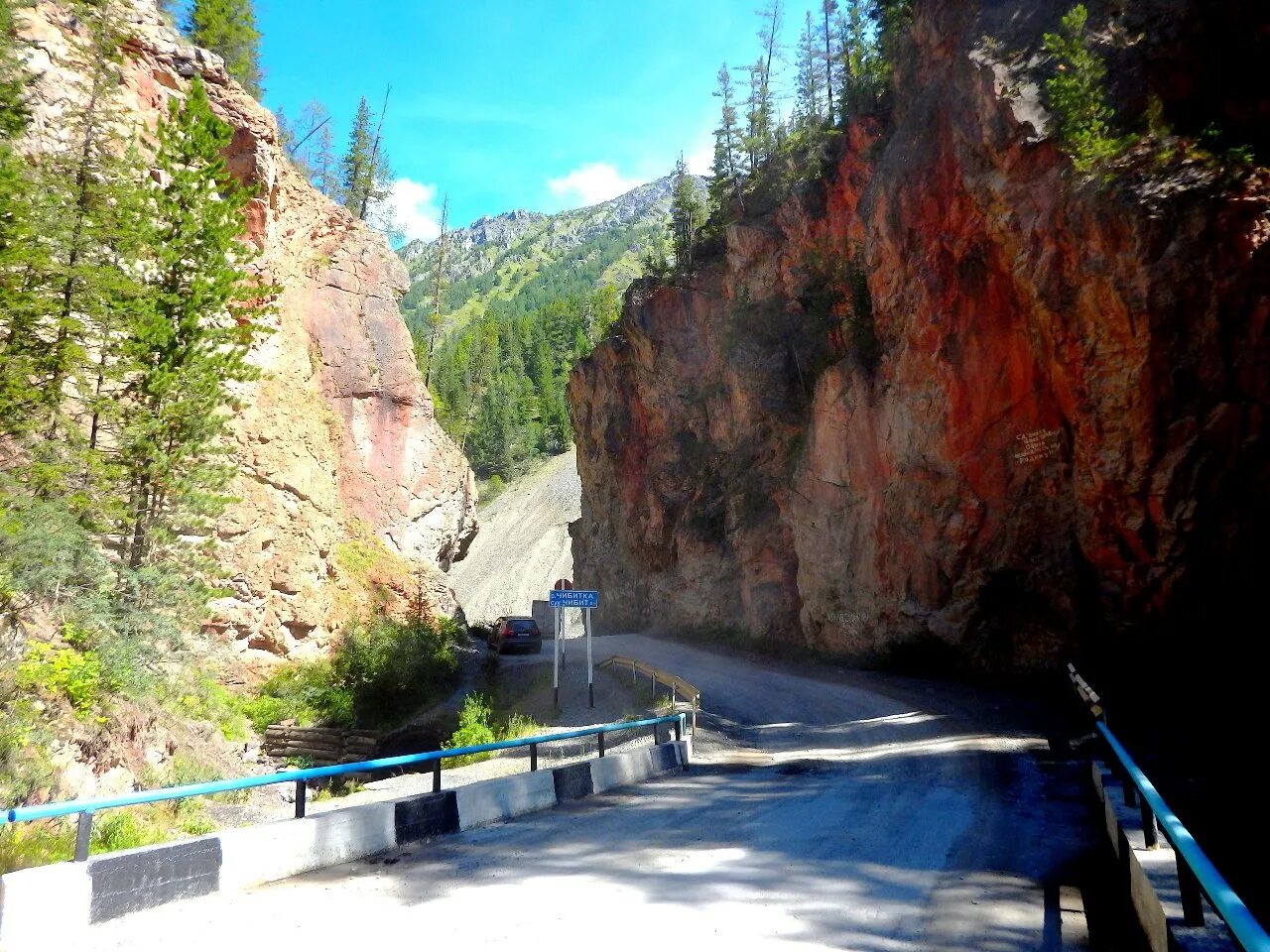 красные ворота горный алтай. ущелье красные ворота акташ. красные ворота улаган алтай. красные ворота акташ республика алтай. красные ворота горный алтай акташ.