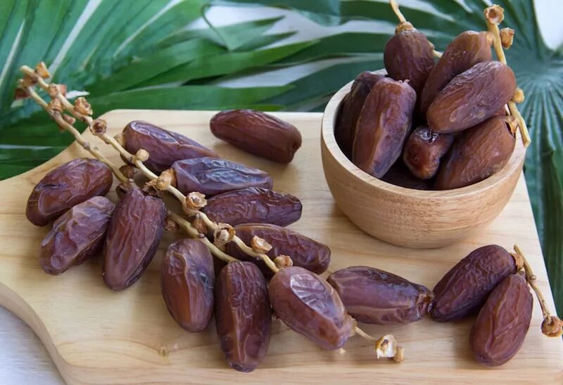 Dates picture. Финики hurma хурма. Финик – съедобный плод финиковой пальмы. Финики Dates. Barari финики.