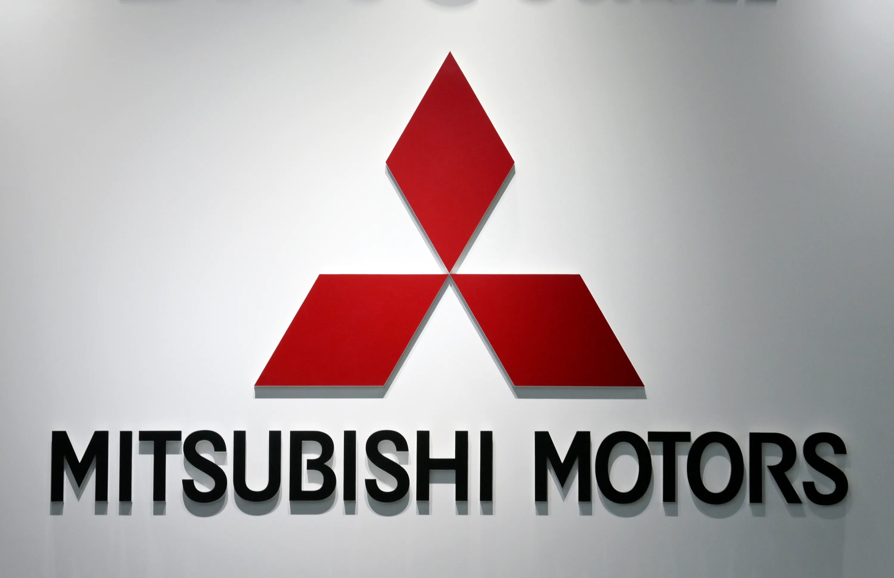 Mitsubishi название. Mitsubishi logo 2021. Mitsubishi значок Mitsubishi. Mitsubishi Motors Corporation logo. Mitsubishi Group автомобили Mitsubishi 2010 года.