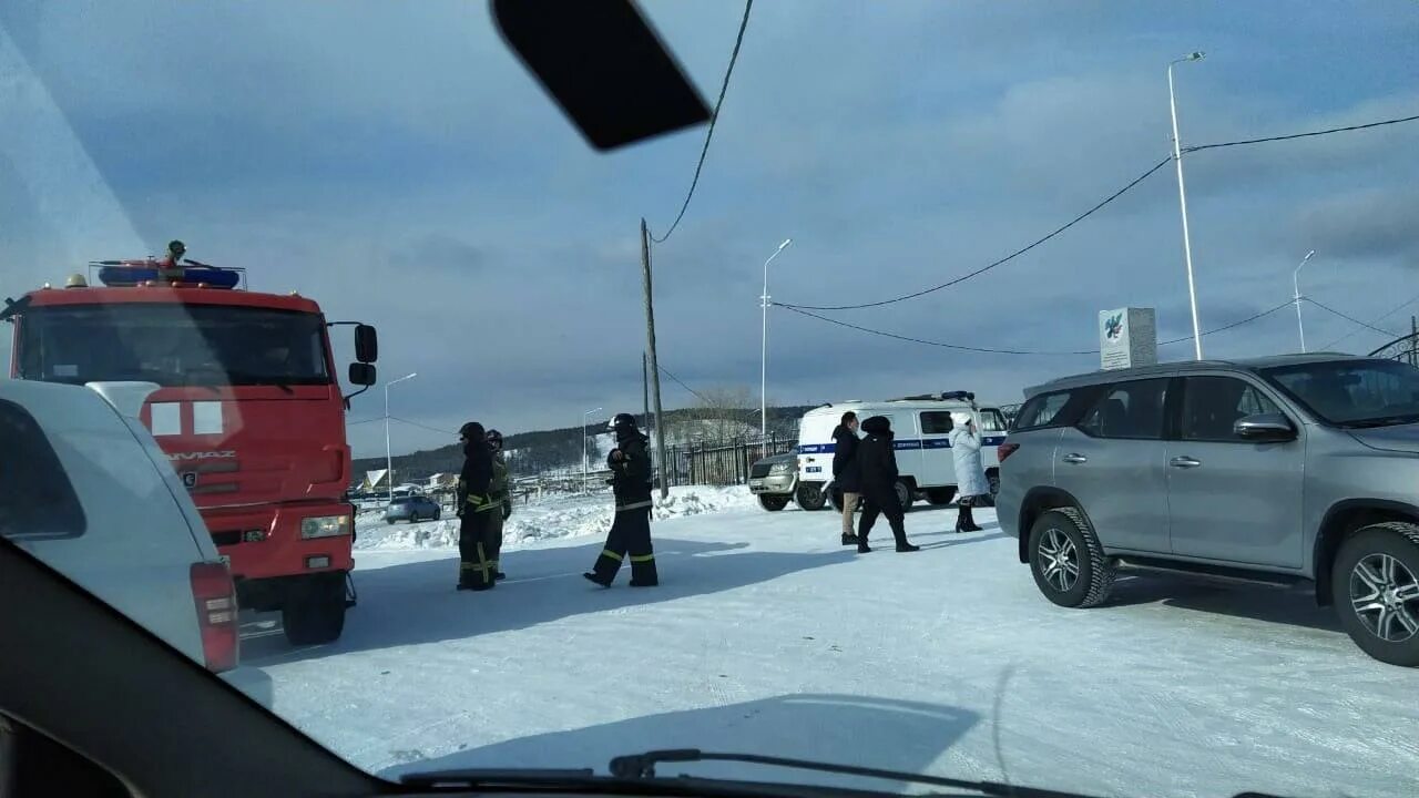 27 Школа Якутск. Минирование в Якутске. Якутск рли заминировали. Стрельба в Якутске школа 13. Поступи якутск