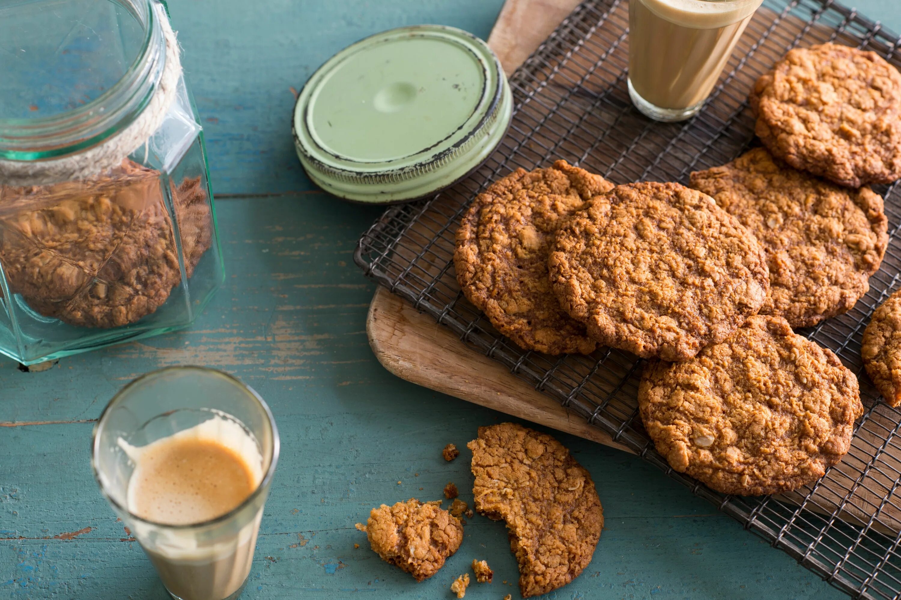 Sugar biscuits. Овсяное печенье Анзак. Австралийское печенье. Анзак печенье новая Зеландия. Овсяное печенье Анзак первая мировая.