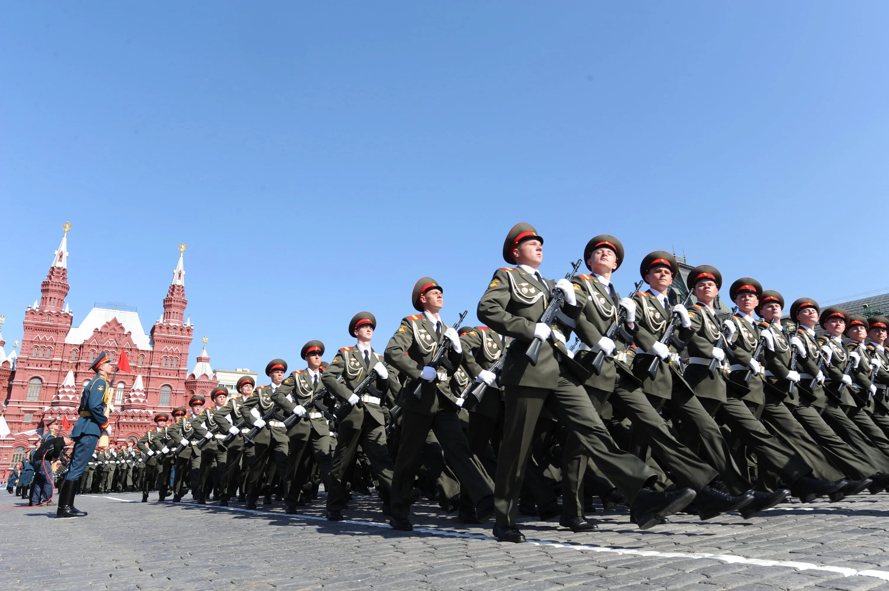 Парад Победы. Солдат Российской армии. Солдаты на параде. Строй солдат на параде. Рано рано на парад