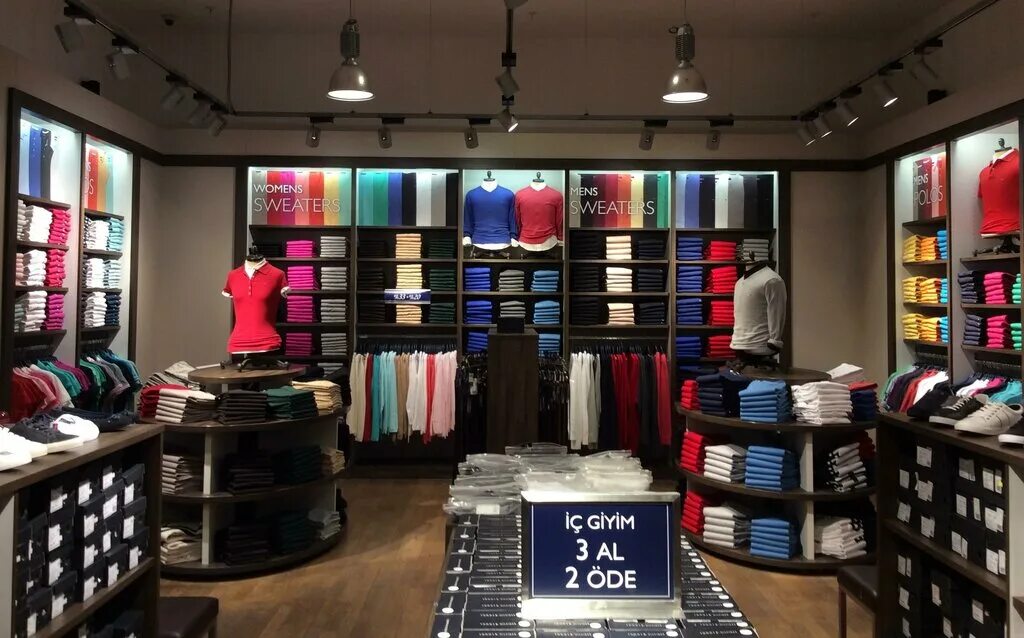 томми хилфигер hilfiger denim. витрина томми хилфигер. аутлет томми томми хилфигер. Tommy hilfiger boutique. магазин одежды томми хилфигер.