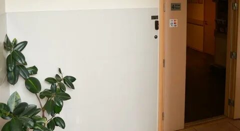 Космонавтов 17а