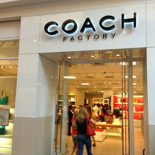 Coach outlet. Coach магазин. Coach Outlet логотип. Coach магазин в США.