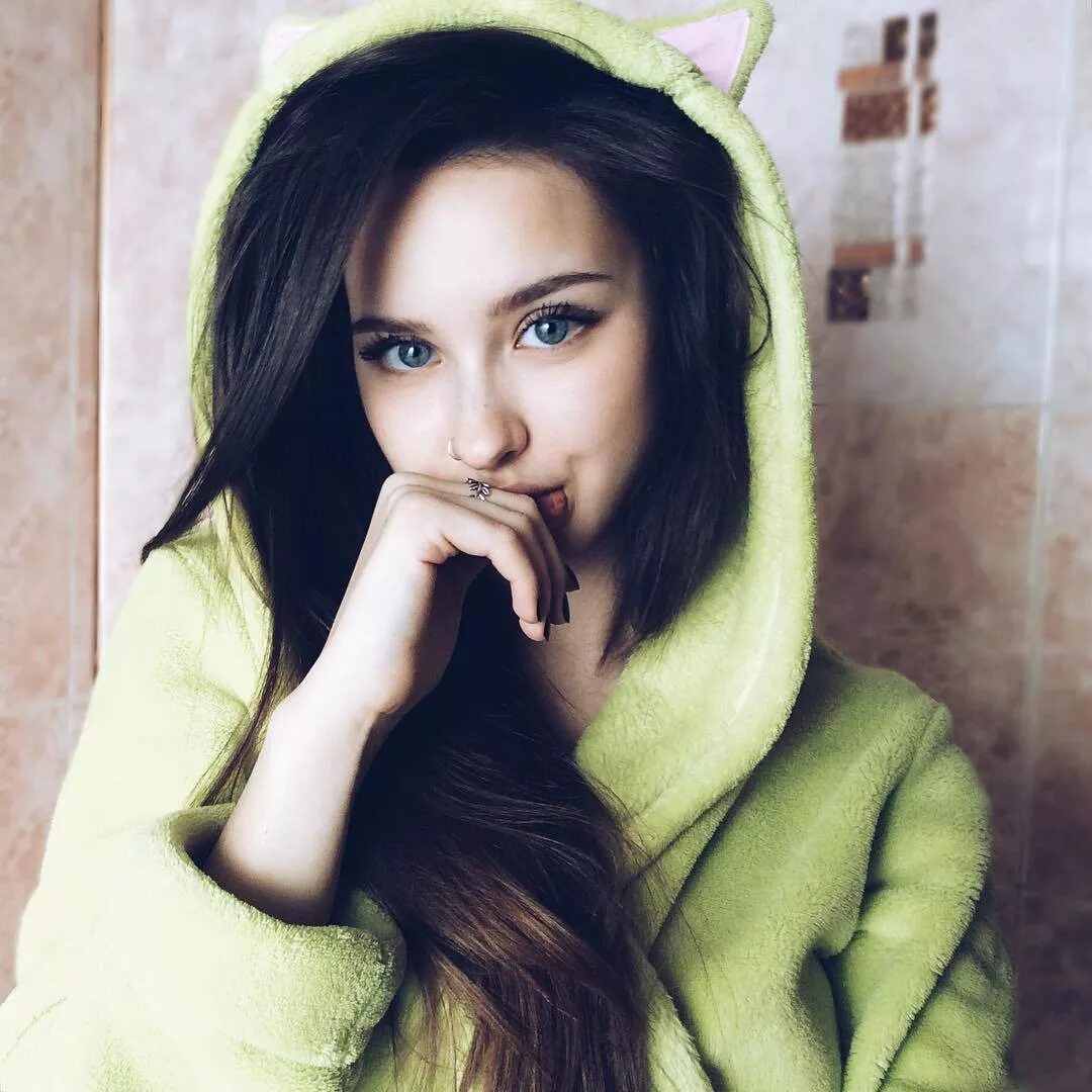 Милые девушки. Lussie lynch фотомодель. Рыжие няшки. Женщины няшки. Настасья самбурская.