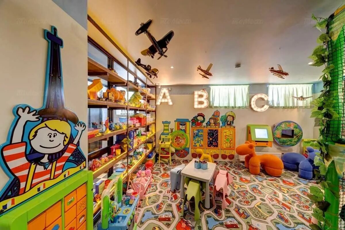 Детская комната в ресторане. Детское кафе. Ресторан пряности и радости санкт-петербург. Санкт-петербург московский проспект 191 пряности и радости. Ресторан с большой детской комнатой.