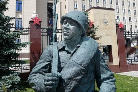 Памятники героям москвы