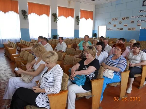 Погода в п светлом. Светлинский район Оренбургской области. П светлый Светлинский район. Светлый Оренбургская область Светлинский район. Степные огни Светлинского района.