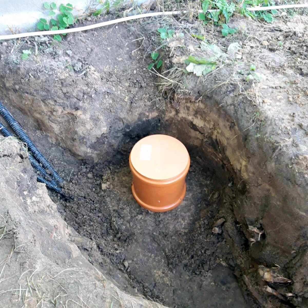 Инспекционный колодец для заземления. Ревизионный колодец для водопровода. Колодец инспекционный gl-11404. Колодец заземления. Ревизионный колодец для заземления.