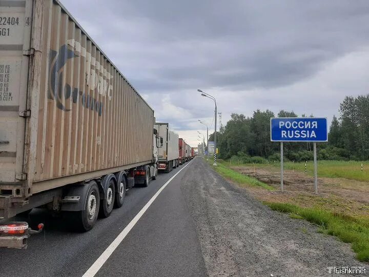 Очередь фур на границе белоруссии с литвой. Очередь из фур на границе. Российско-белорусская граница. Белорусско российская граница. Очередь фур.