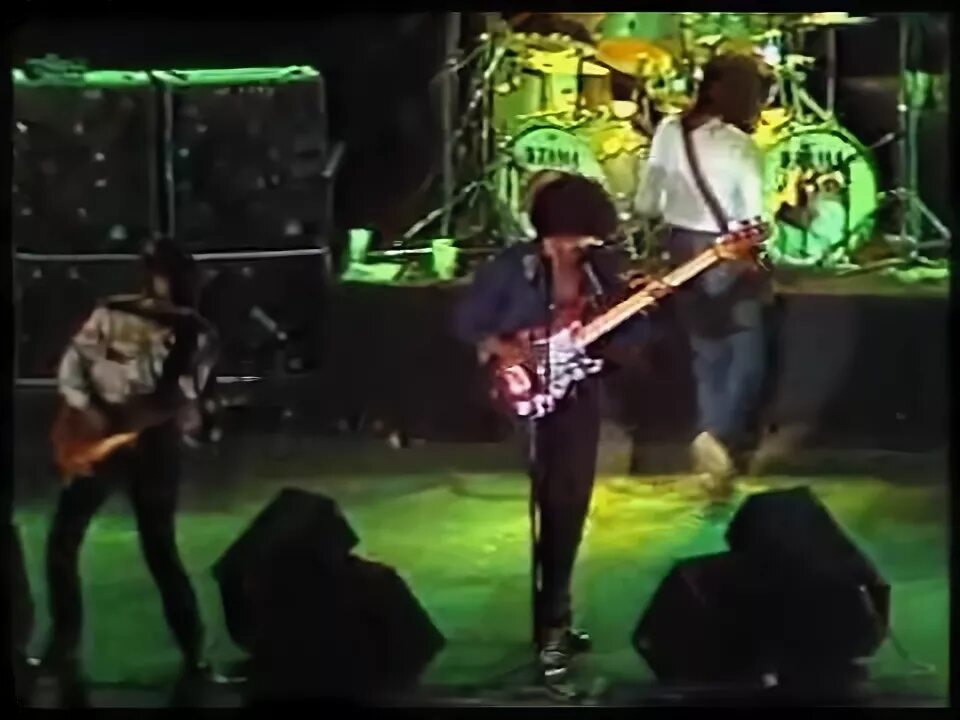 Emerald lives. Thin Lizzy- Emerald. Thin Lizzy Renegade 1981. Thin Lizzy Live and Dangerous 1978.