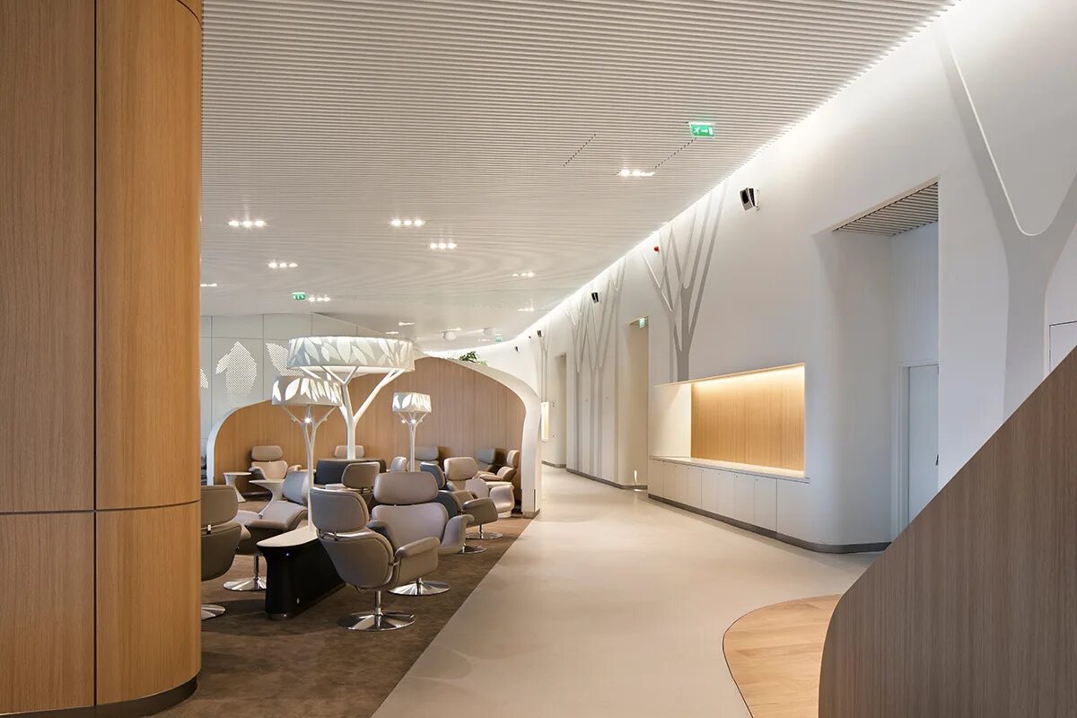 Аэропорт санья бизнес зал. Авиационный интерьер. аэропорт зал ожидания. зона ожидания в аэропорту. зал ожидания бизнес класса.