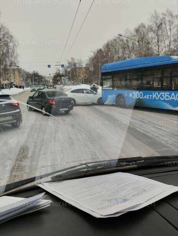 Тула дтп веневское шоссе ул парковая 2023. Авария в новокузнецке вчера. Новокузнецк запсиб. Дтп новокузнецк вчера на кирова. Комсомольская новокузнецк.