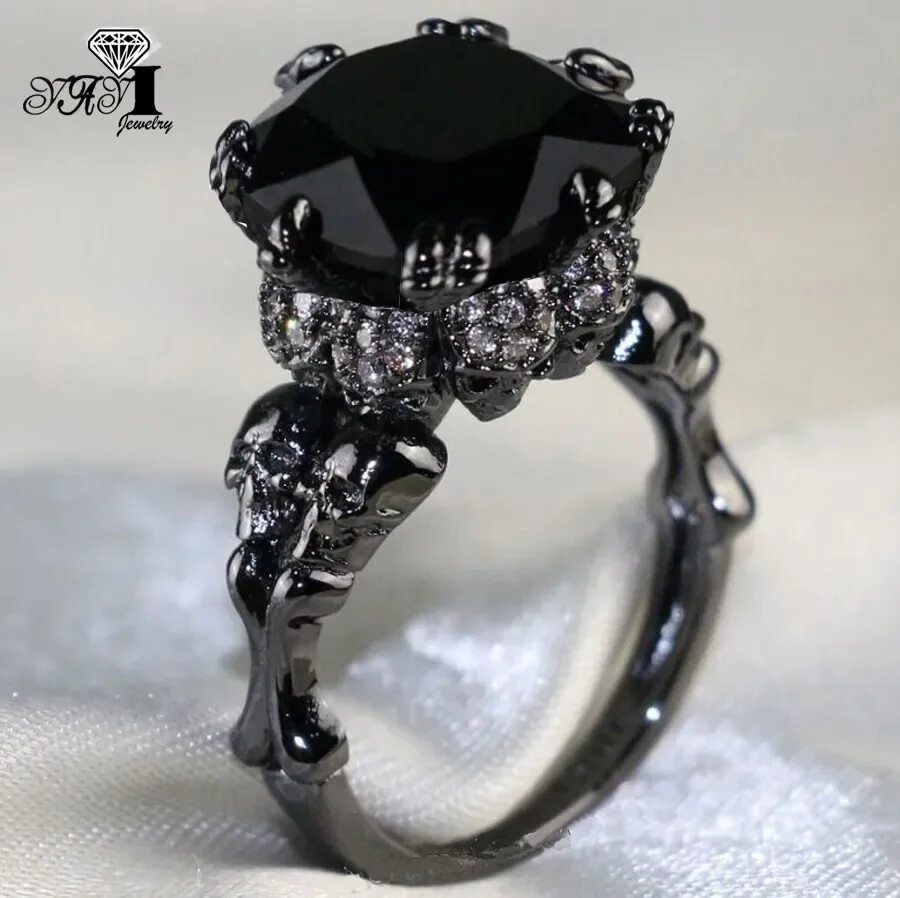 Змея черный камень. Кольцо с черными камнями. Украшения в готическом стиле. Кольцо с черным камнем женское. Кольца с камнями готические.