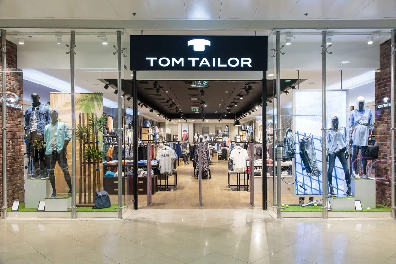 Том тейлор адреса. Tom Tailor 85917. Марка одежды Tom Tailor. Tom Tailor ТЦ галерея. Том Тейлор Краснодар.