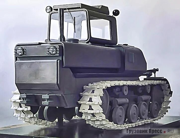 Т150 на гусеницах. Т150 гусеничный бульдозер. хтз-181 гусеничный. хтз т-150 гусеничный. т-150 гусеничный волгарь.