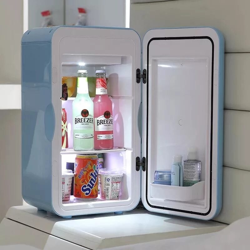 Холодильник работал открытой. Мини холодильник Samsung. Mini Fridge холодильник. Мини холодильник Mini Fridge. Мини-холодильник Samsung cool-Kit.