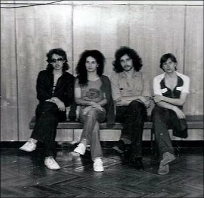 1985 - альфа-3. Группа альфа театр слушать. 20 лет группы альфа во дворце молодежи. Группа альфа театр слушать. Группа альфа винил 1991.