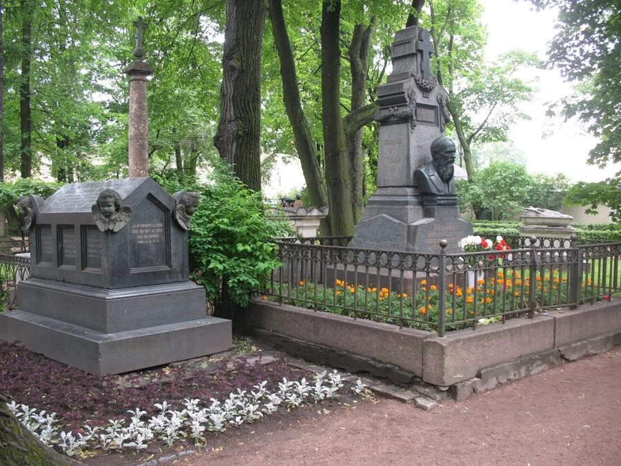 александра невская лавра могила достоевского. александро невская лавра некрополь могила достоевского. тихвинское кладбище могила достоевского александро-невской лавры. александро-невская лавра могила достоевского. александро-невская лавра могила достоевского.