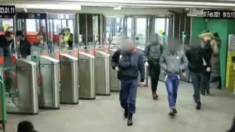 Драка в метро