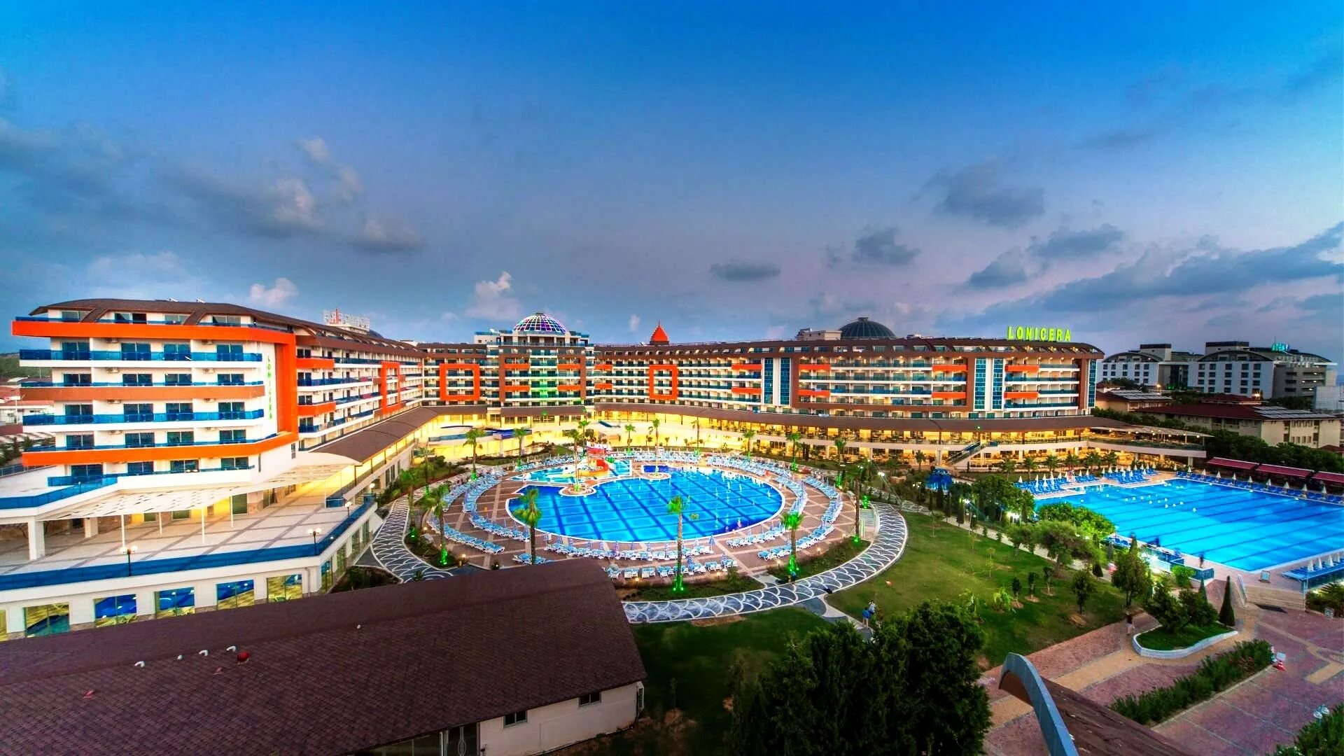 Lonicera world resort spa. Лонисера Турция 5. Отель лонисера Турция 5 звезд. Отель лонисера Алания 5 звезд. Отель Lonicera World Resort Spa 5.