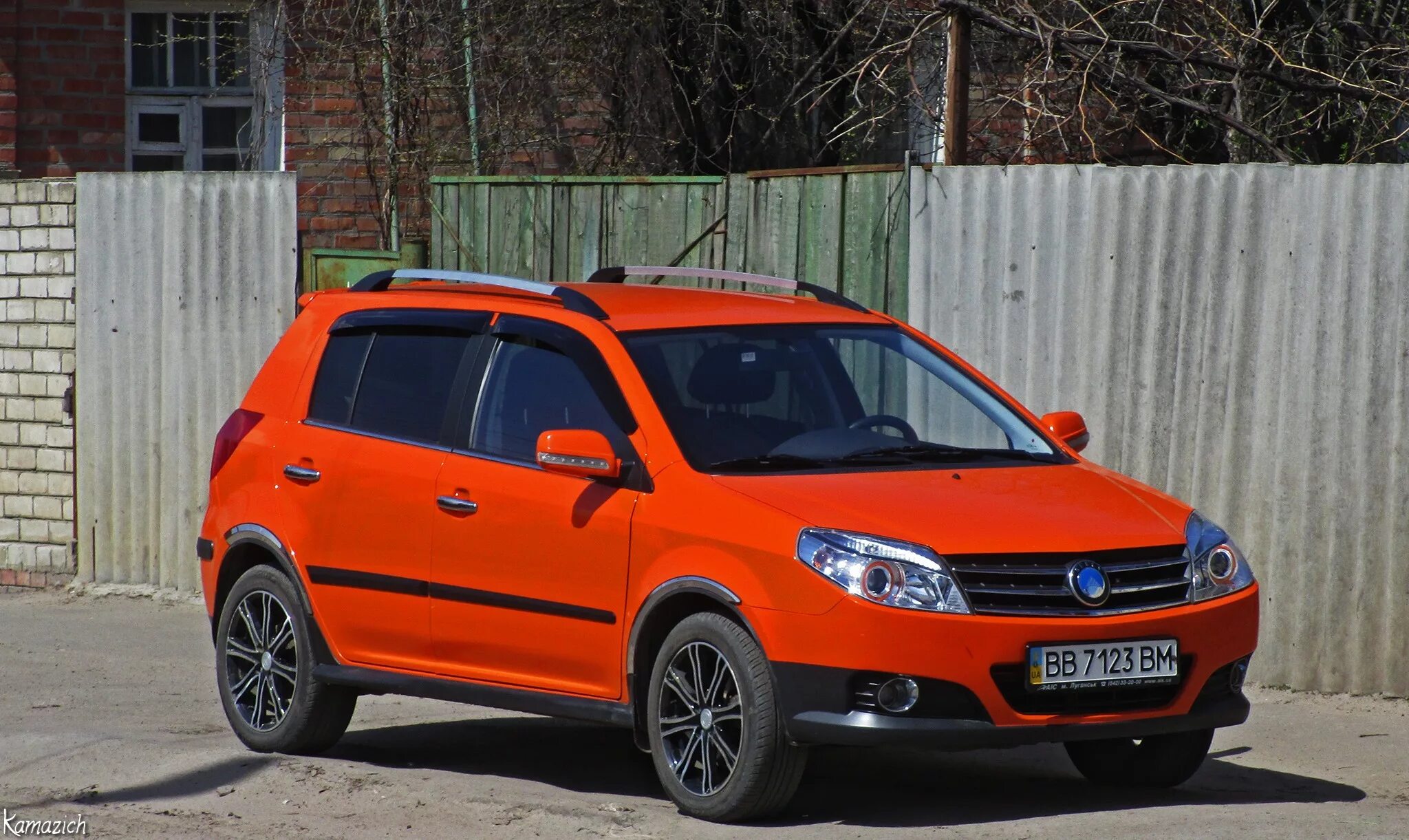 Купить машину кросс. Geely MK Cross. Geely MK Cross 1.5. Geely MK Cross 2010. Geely MK Cross 2006.