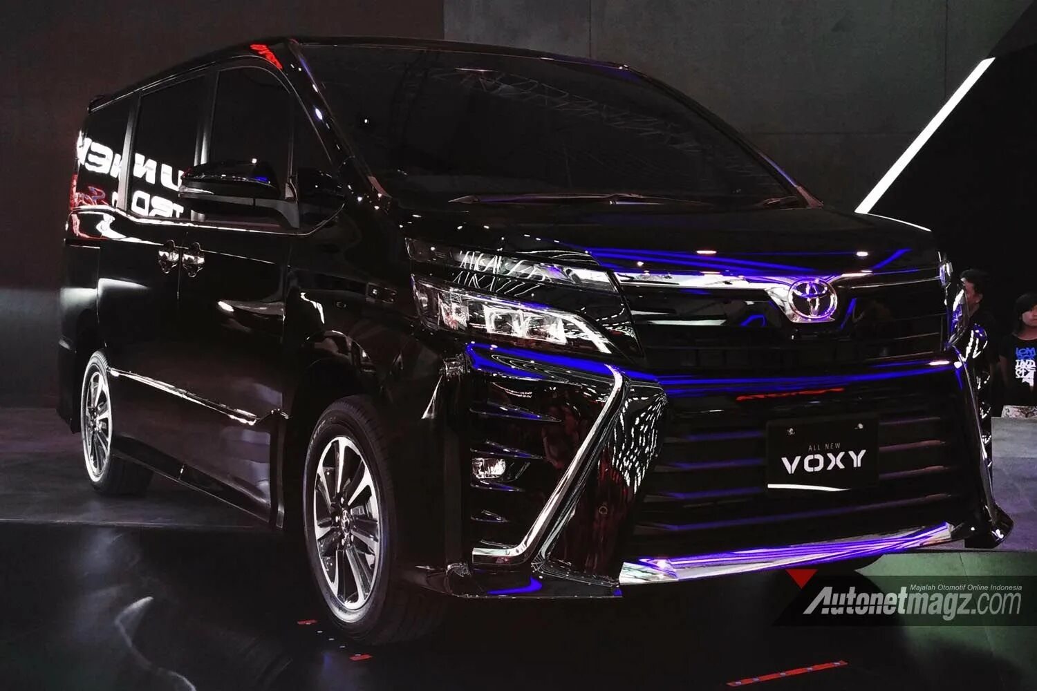 Voxy гибрид. Тойота Вокси 2017. Тойота Вокси гибрид. Toyota Voxy 2021. Toyota Voxy 2022.