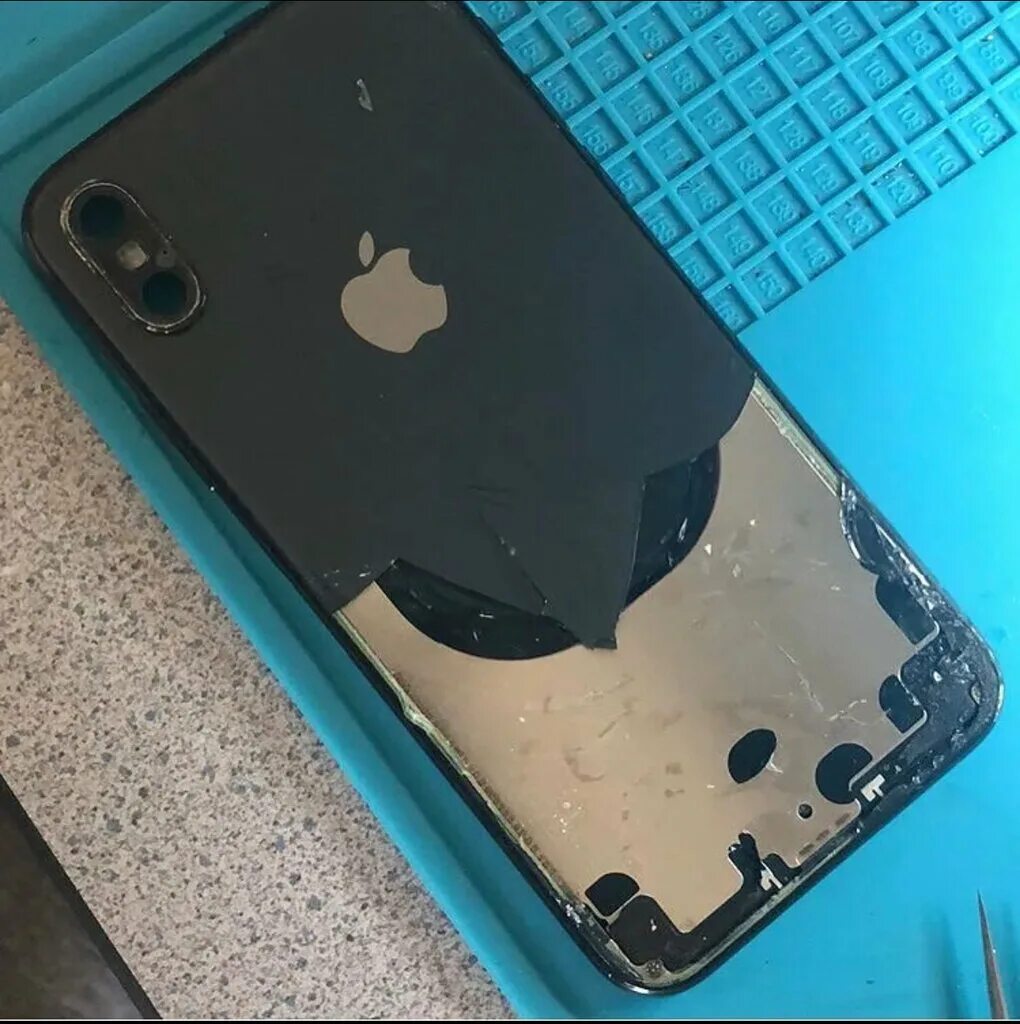 Замена корпуса айфон 13. Заднее стекло iphone 11. Iphone 11 корпус без крышки. Айфон 10 задняя панель. Переклейка заднего стекла iphone 11.