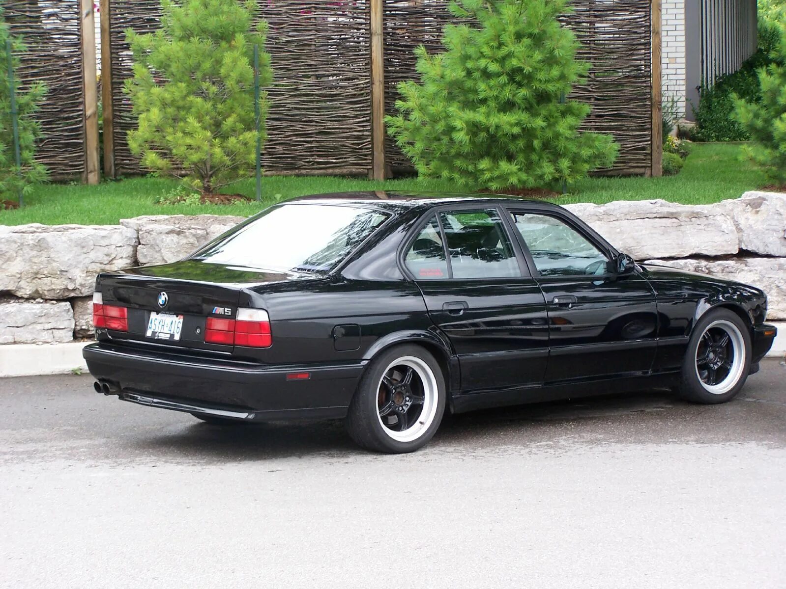 Е34 100. БМВ е34. BMW 5 e34. БМВ 525 е34. BMW m5 e34 Black.