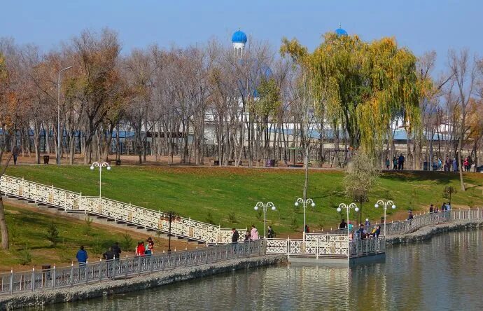 Женис парк в Таразе. Набережная города Тараз. Новая набережная в Таразе. Парк Победы в Таразе фото.