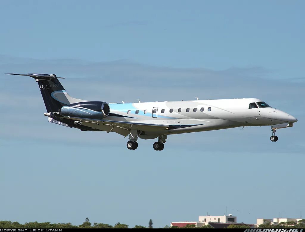 Bombardier cl600. Challenger 605. 600 самолетов. Challenger 604. Cl-600 artemis самолет.