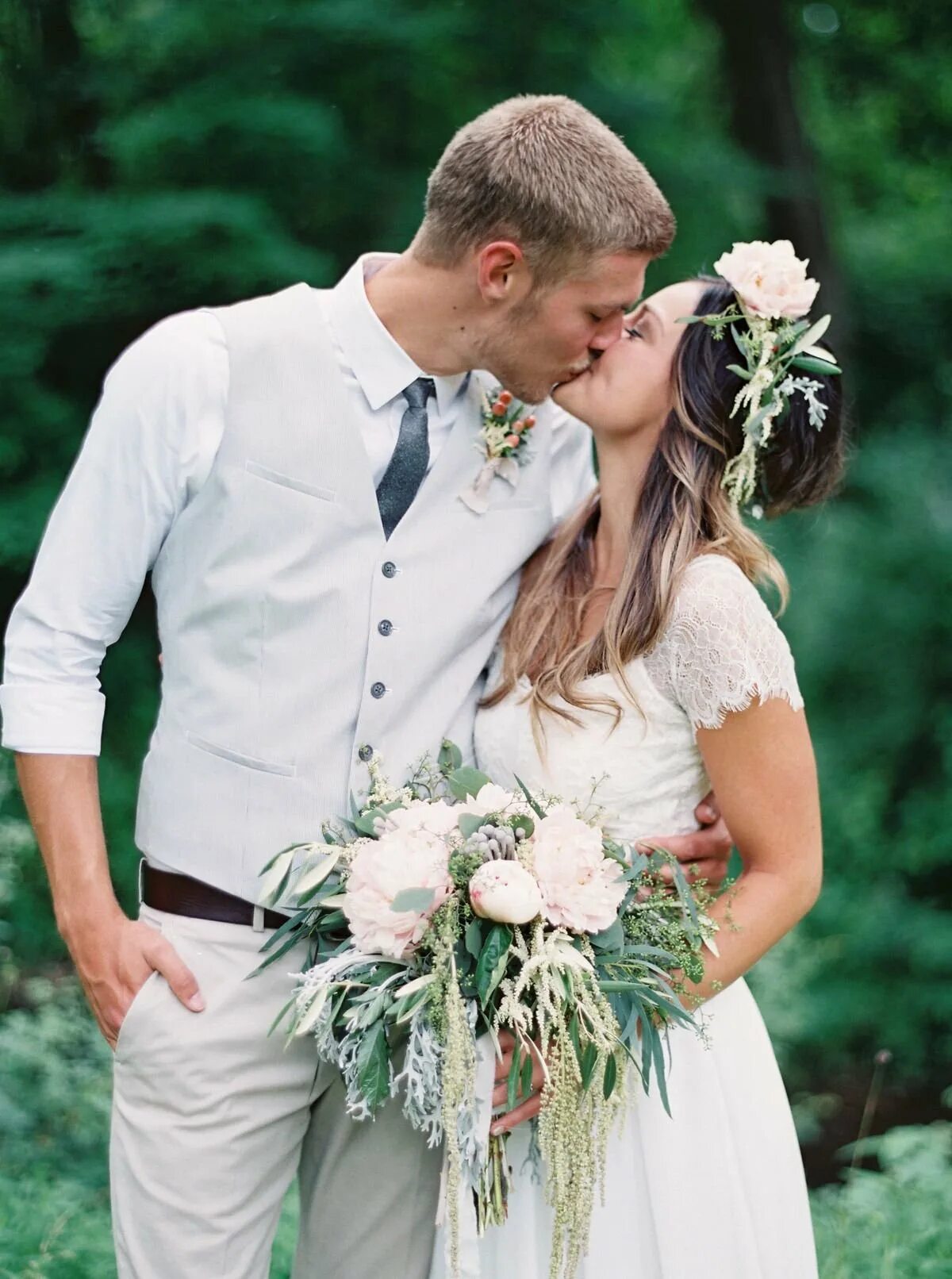 стильная свадьба. подружки невесты в стиле рустик. жених в стиле бохо рустик. свадьба в стиле бохо невеста. свадебные стили невесты.