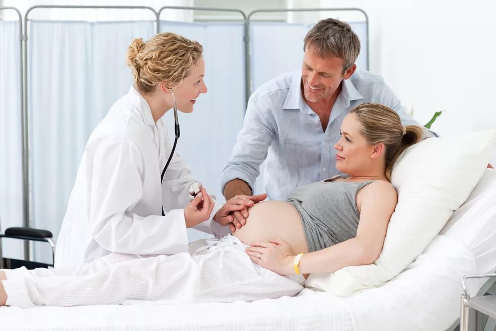 Род в медицине. Беременные женщины рожают. Реды.