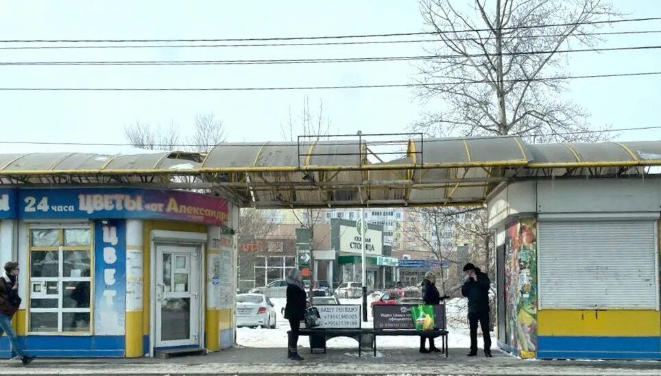 Ост хабаровск. Остановка Спутник Хабаровск. 38 Школа Хабаровск остановка. Автобусные остановки в Хабаровске. Остановка Ленинградская Хабаровск.