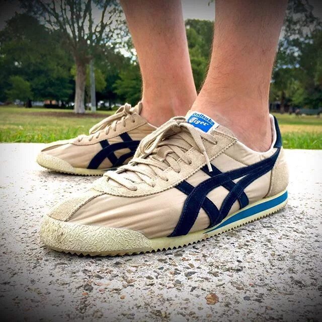 Оницуки тайгер. ASICS Onitsuka Tiger Corsair. Кроссовки Тайгер Оницука 1965. Асикс Онитсука Тайгер Корсар. Онитсука Тайгер Кортес.