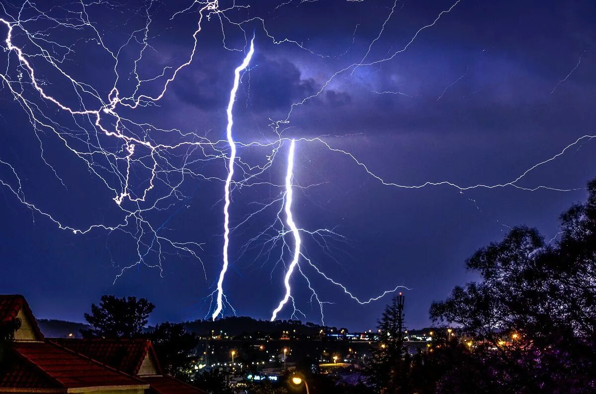 Молния гром шаровая молния гроза. Молния. Молния электричество. Качество молнии. Молния.