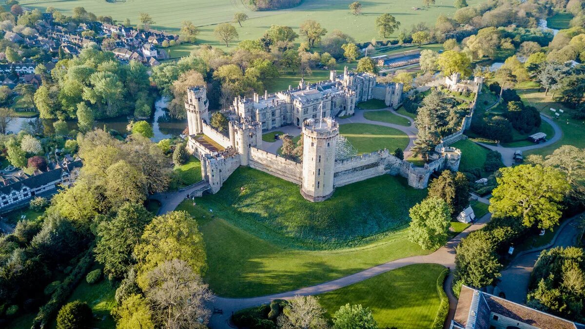 Замок бутрон испания. Замок карлштейн план. Замо. Самара замок гарибальди. Замок баннермана лестница.