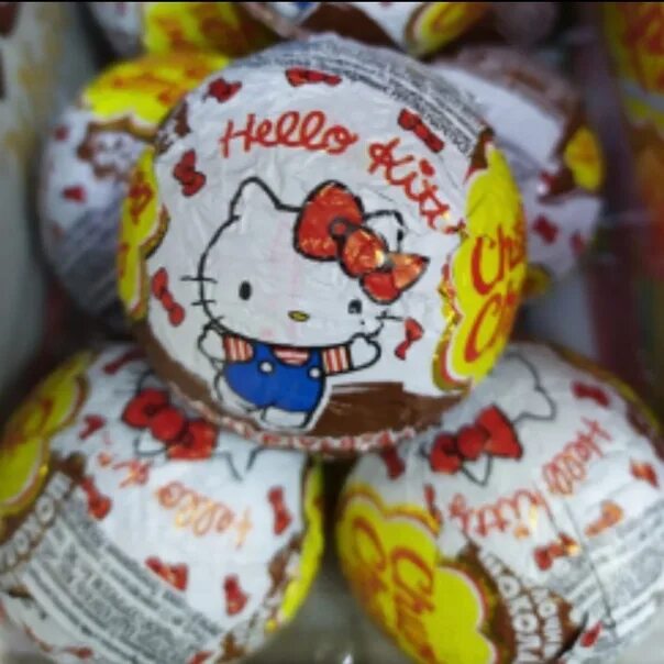 Шоколадное яйцо Чупа Чупс Хелло Китти. Hello Kitty Киндер Чупа Чупс. Шоколадный шар chupa chups hello Kitty. Хелло Китти Чупа Чупс коллекция. Сюрприз hello