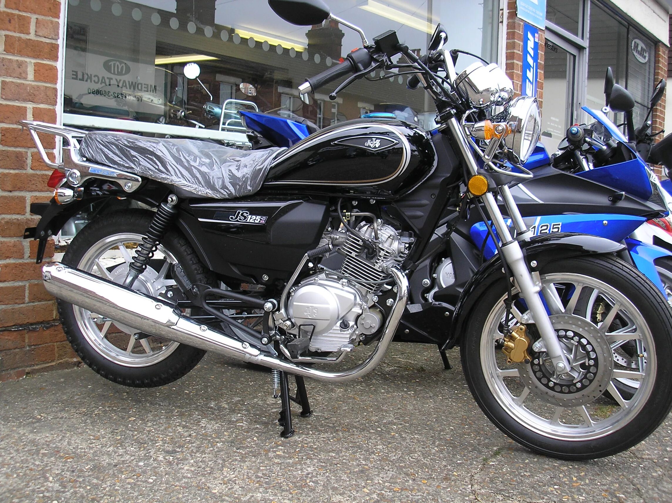 Loncin 125. Спортбайк 125 кубов. Спортбайк 125. Трассовый мотоцикл китаец 300 тыс. Китайский спортбайк 125 кубов.