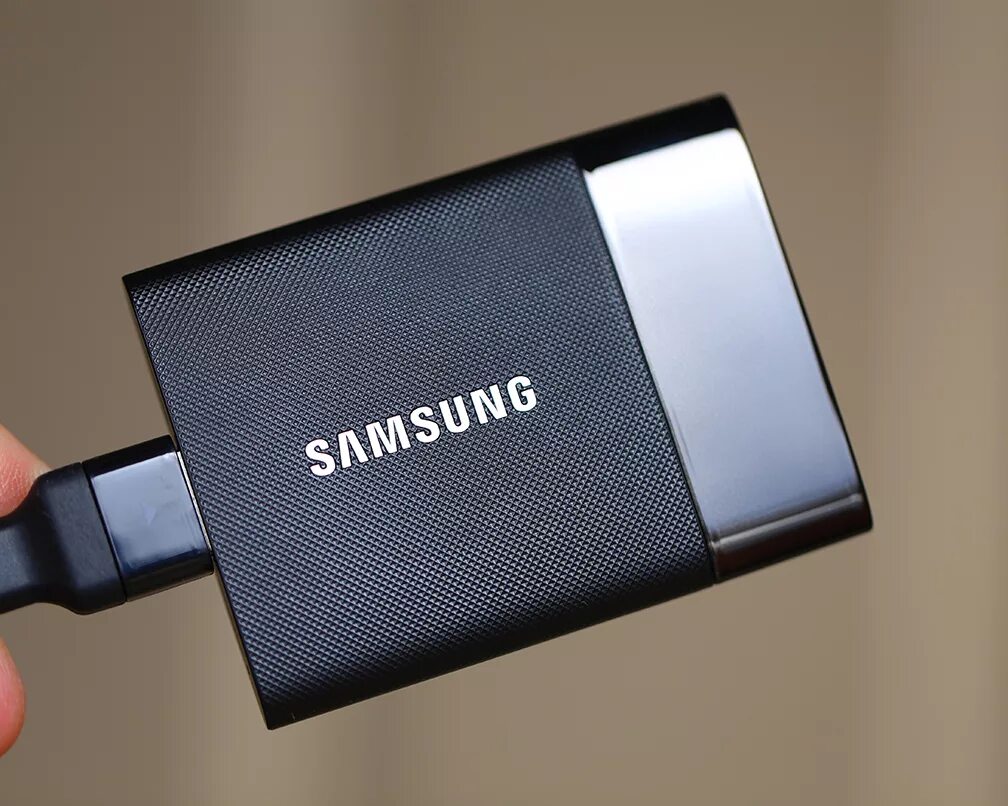 Samsung 980 1tb купить. SSD Samsung t7 1tb. Samsung Portable SSD. Samsung Portable SSD 7. Samsung Portable SSD t7 чехол.