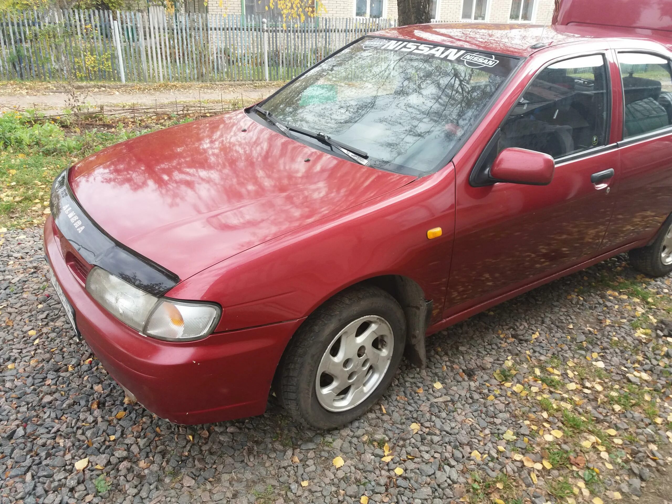 Nissan Almera 1997. Ниссан Альмера хэтчбек 1997. Ниссан Альмера 1997 года.