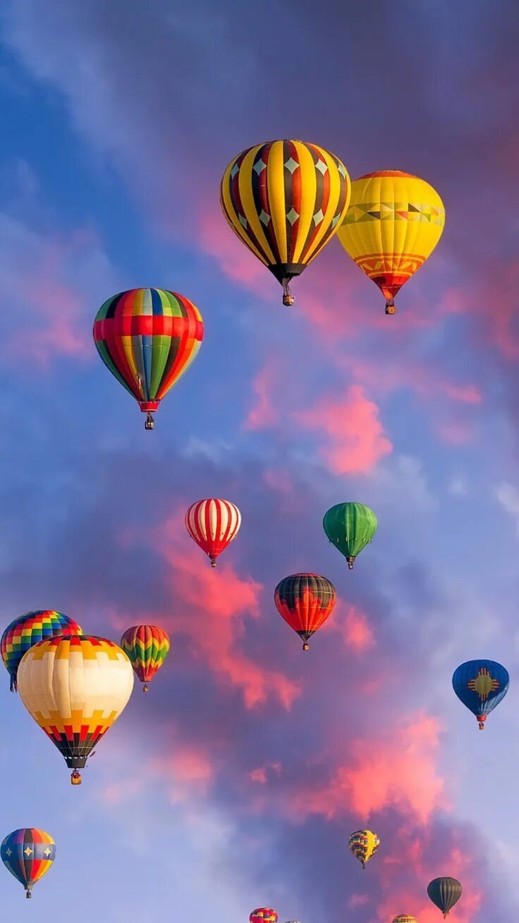 Сон летающий шар. Воздушный шар. Летающие воздушные шары. Воздушный шар в небе. Улетающий воздушный шар.