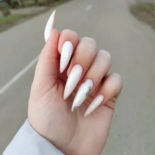 Длинные ногти миндаль