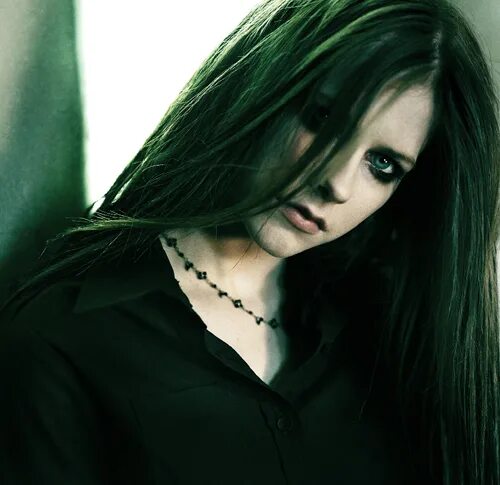 Аврил Лавин с темными волосами. Аврил Лавин 2004. Аврил Лавин с черными волосами. Avril Lavigne с темными волосами. Black hair skins