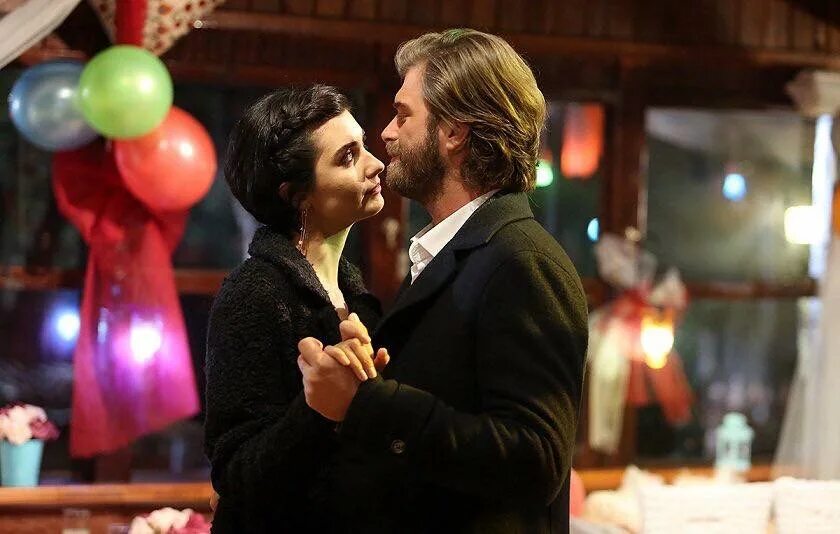 отважный и красавица сериал. джесур и сюхан турецкий сериал. турецкий сериал гузель. отважный и красавица турецкий сериал. кыванч татлытуг отважный.